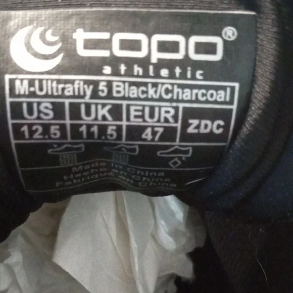 Men's Topo Ultrafly5 Athletic Black Running Shoes - Picture 3 of 11